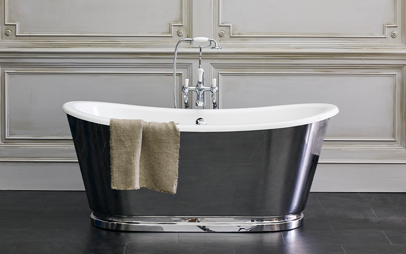 Spa Inspired Bathroom | For an extravagant spa like bathroom design, the Balthazar bath is the perfect addition